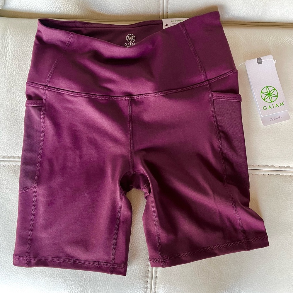 NWT Gaiam Om High-Waisted mesh pocket fitted shorts - Picture 1 of 5